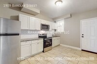 1909 Barclay St photo'