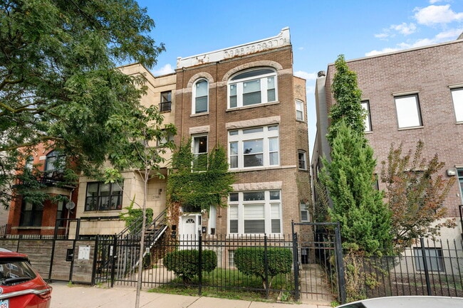 2744 W Haddon Ave in Chicago, IL - Building Photo - Building Photo