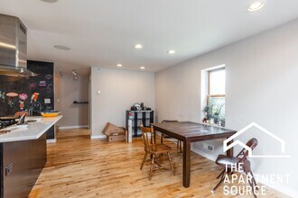 1939 N Winchester Ave, Unit CH in Chicago, IL - Building Photo - Building Photo