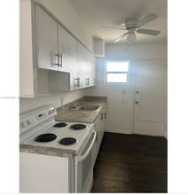 1931 NE 168th St in North Miami Beach, FL - Building Photo - Building Photo