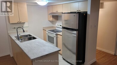 15-215 Maplewood Ave in Toronto, ON - Building Photo - Building Photo