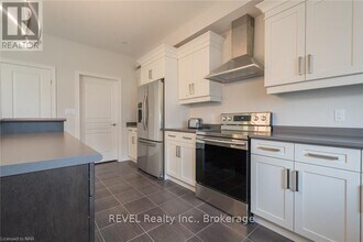 359 Silverwood Ave in Welland, ON - Building Photo - Building Photo