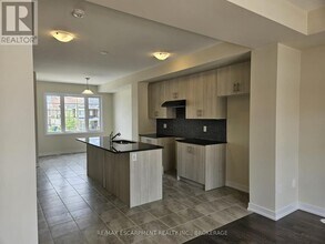 205 Melody Ln in Thorold, ON - Building Photo - Building Photo