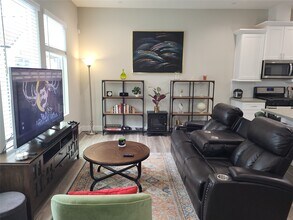 240 Julia St in Houston, TX - Building Photo - Building Photo