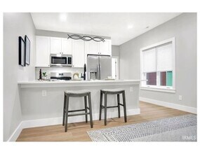 111 S Jefferson St in Bloomington, IN - Building Photo - Building Photo