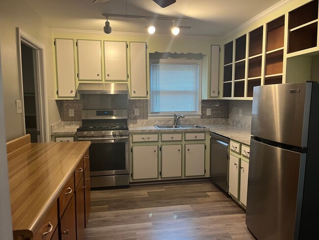 714 Erskine St in Hampton, VA - Building Photo - Building Photo
