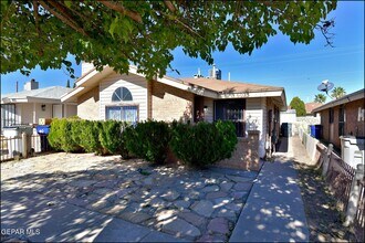 6023 Bridalveil Dr in El Paso, TX - Building Photo - Building Photo