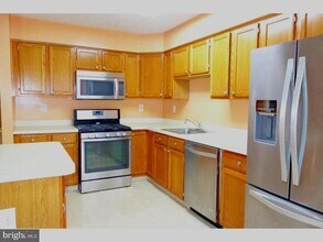 162 Shrewsbury Ct in Pennington, NJ - Building Photo - Building Photo