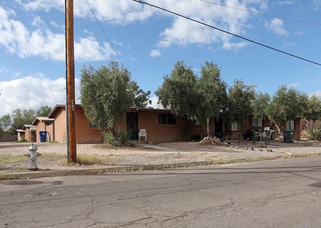 2653 N Estrella Ave in Tucson, AZ - Foto de edificio - Building Photo