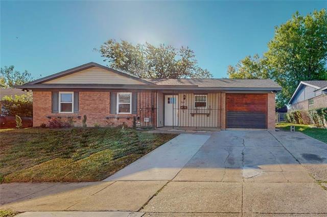 3524 Pacesetter Dr in Dallas, TX - Building Photo