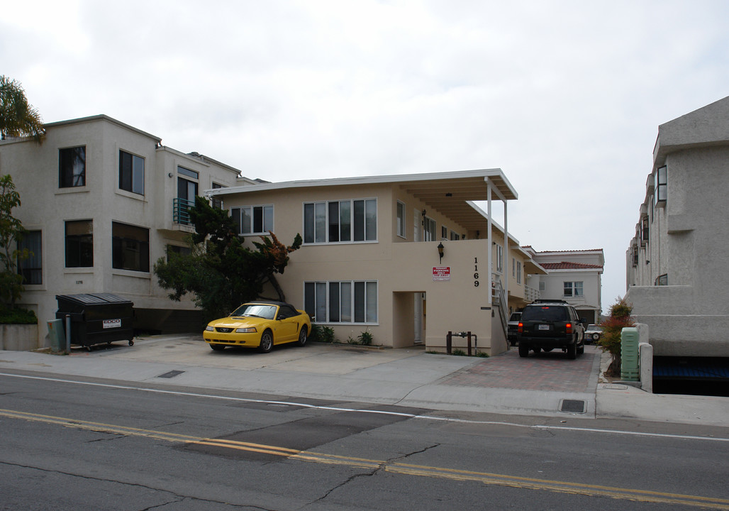 1169 Pacific Beach Dr in San Diego, CA - Building Photo