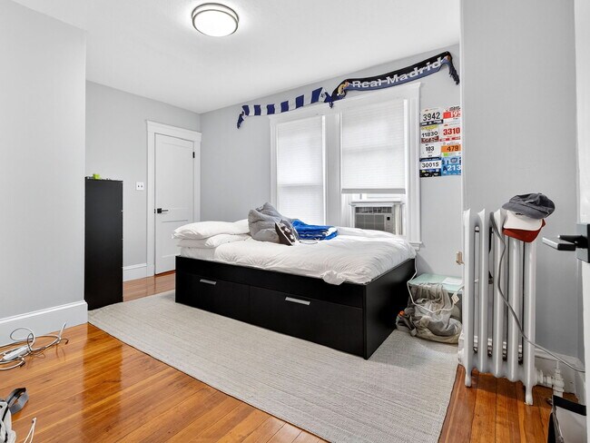 256 Main St, Unit 2