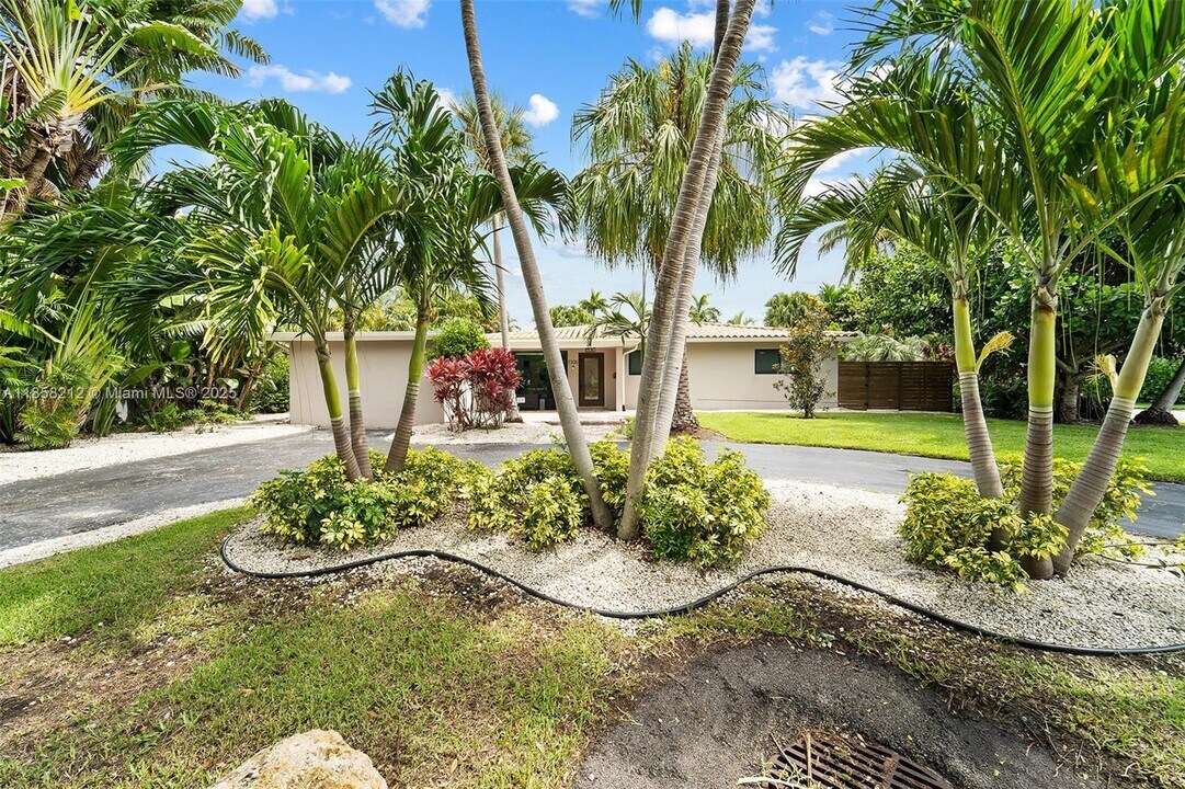1305 Dewey St in Hollywood, FL - Building Photo