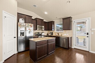 820 Bryce Canyon Dr in Pflugerville, TX - Building Photo - Building Photo