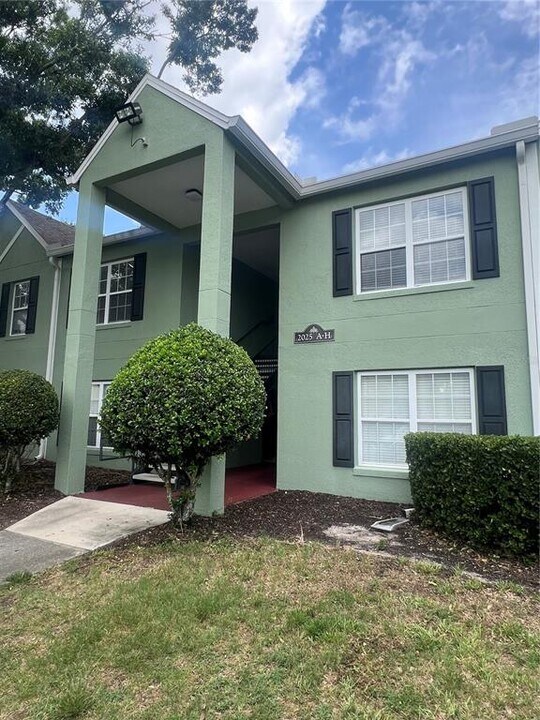 2025 Dixie Belle Dr in Orlando, FL - Building Photo