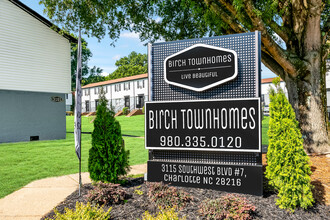 Birch Townhomes in Charlotte, NC - Foto de edificio - Building Photo