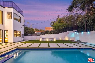 12700 Montana Ave in Los Angeles, CA - Building Photo - Building Photo