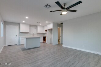 1310 W Cochise Dr-Unit -3 in Phoenix, AZ - Building Photo - Building Photo