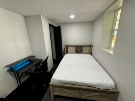 2210 Pansy St NW in Atlanta, GA - Building Photo