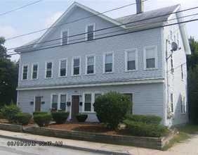 36 King St in Warwick, RI - Building Photo