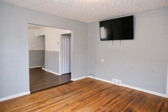 11032 Continental Ave in Warren, MI - Building Photo - Building Photo