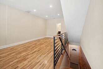 30 Florida Avenue NE, Unit #2 in Washington, DC - Foto de edificio - Building Photo