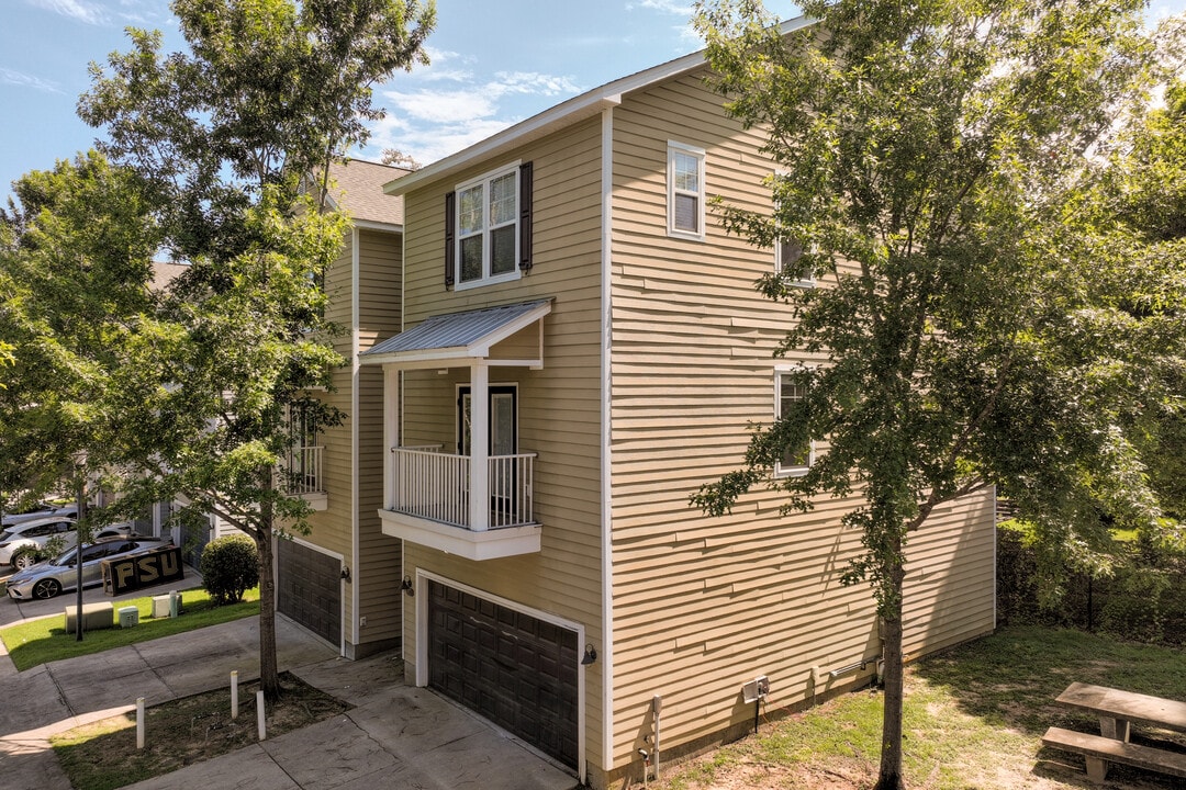 1864 Belle Vue Way in Tallahassee, FL - Building Photo