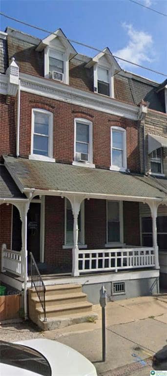 property at 139 N 10th St