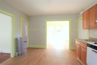 569 Main St, Unit 569 in Medford, MA - Foto de edificio - Building Photo