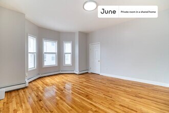 Private bedroom in 3 bed/1 bath Home in Boston, MA - Foto de edificio - Building Photo