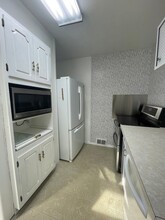 104 Maple Grove Dr in Pittsfield, MA - Building Photo - Building Photo