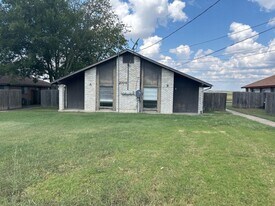 2106 N W S Young Dr in Killeen, TX - Building Photo