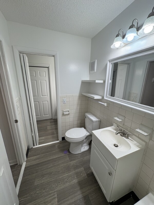 1005 Hickory Hill Ln in Nashville, TN - Building Photo - Building Photo