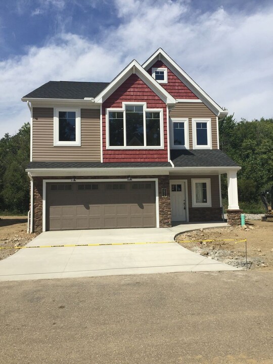 2979 Creekside Ct in Stow, OH - Building Photo