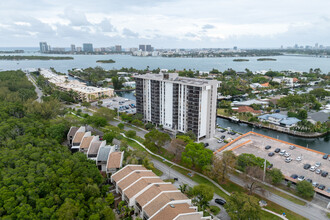 Dorset House in North Miami, FL - Building Photo - Building Photo