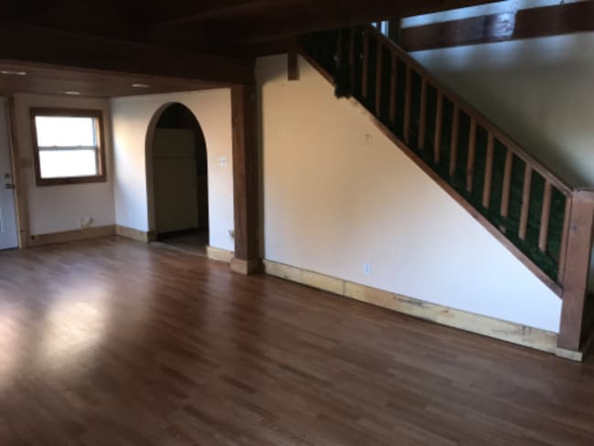 10032 Hwy 421 S in Trade, TN - Foto de edificio - Building Photo