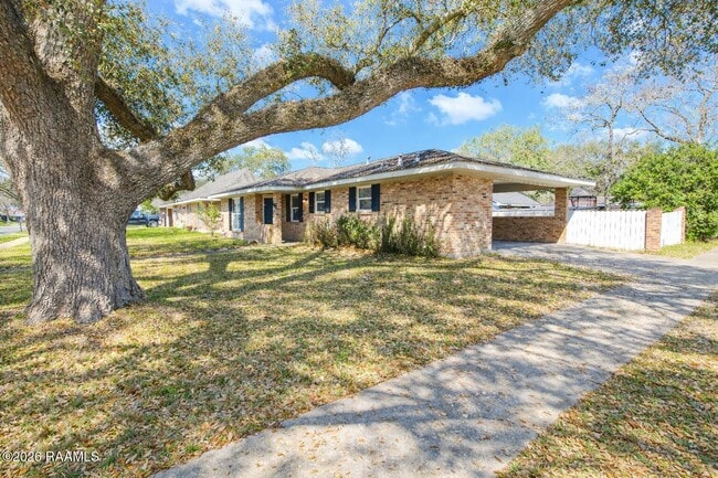125 Elmwood Dr in Lafayette, LA - Building Photo - Building Photo