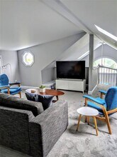 90 Wolcott Ave-Unit -1 in Middletown, RI - Building Photo - Building Photo