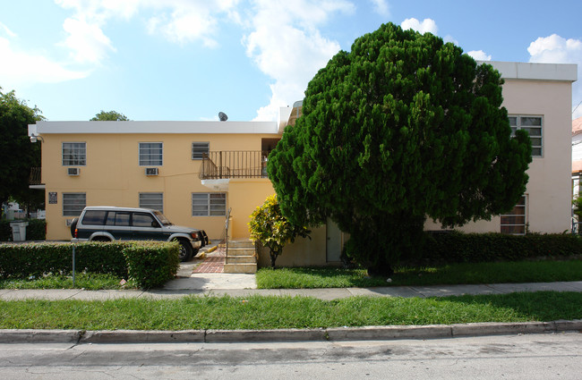 Cortina Apartments in Miami, FL - Building Photo - Building Photo