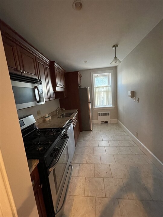 145 Farragut Rd, Unit 4 in Boston, MA - Building Photo