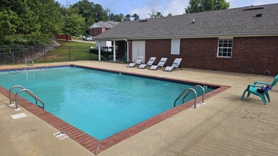 Evangeline Heights Apartments in Phenix City, AL - Foto de edificio - Building Photo