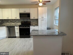 3004 Secane Dr in Philadelphia, PA - Building Photo - Building Photo