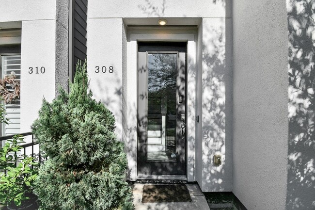 property at 308 Palmer St