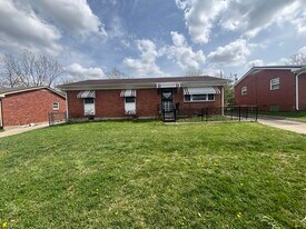 1840 Costigan Dr in Lexington, KY - Building Photo