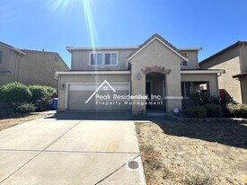 8220 Sheldon Pl Dr in Elk Grove, CA - Building Photo