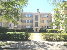 2057 E 72nd St in Chicago, IL - Building Photo