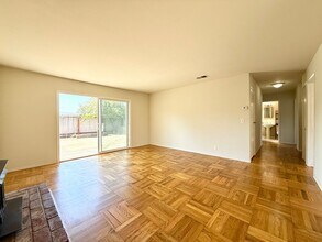 1088 Manzanita Dr in Pacifica, CA - Building Photo - Building Photo