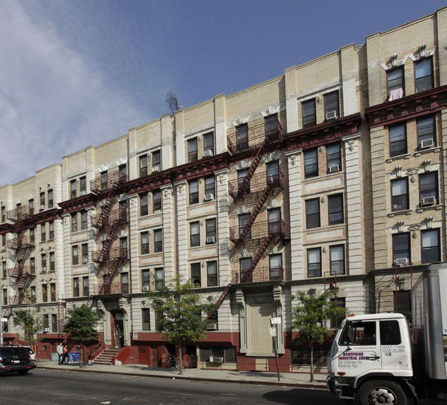 605-607 Metropolitan Ave in Brooklyn, NY - Building Photo - Building Photo