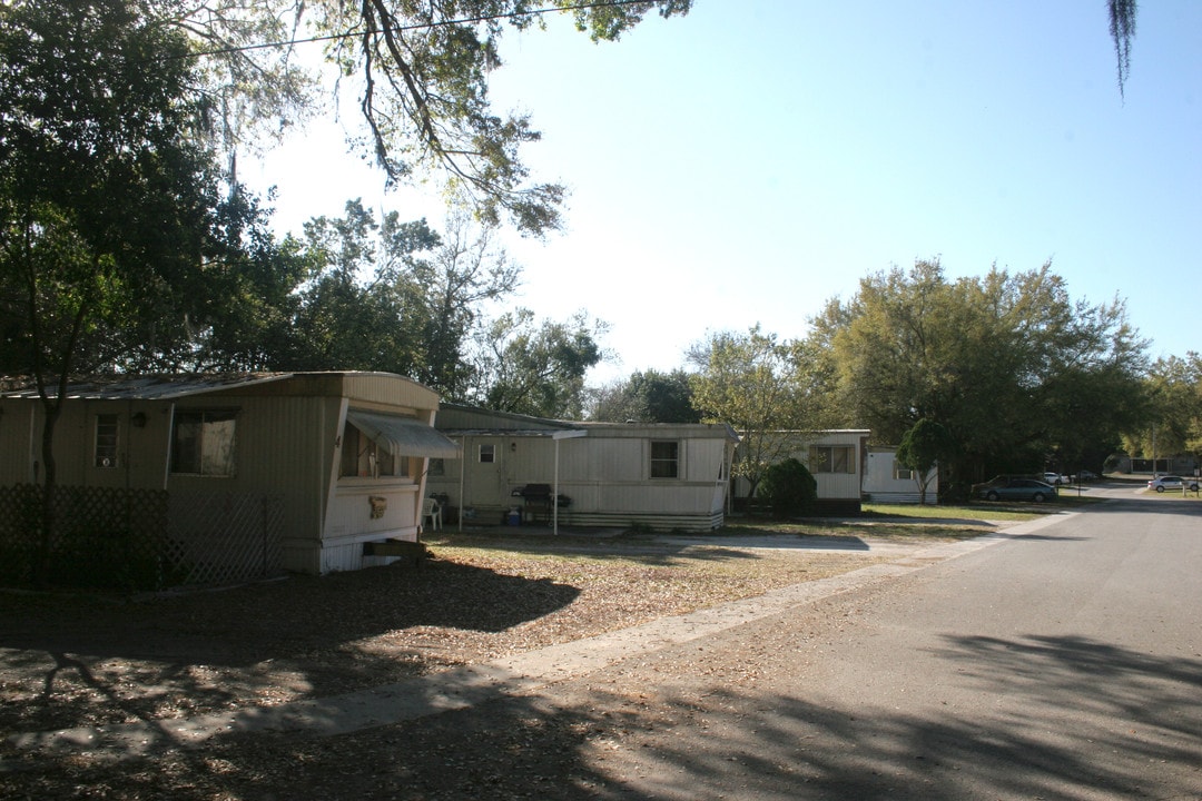 Countryside Mobile Home Park in Thonotosassa, FL - Foto de edificio