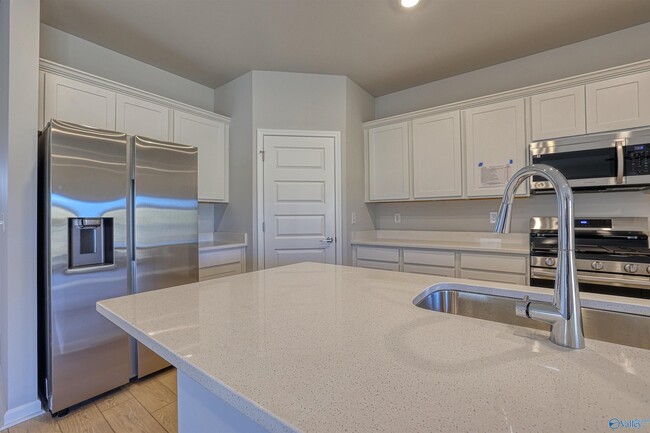 12422 Whitcomb Cir in Athens, AL - Building Photo - Building Photo